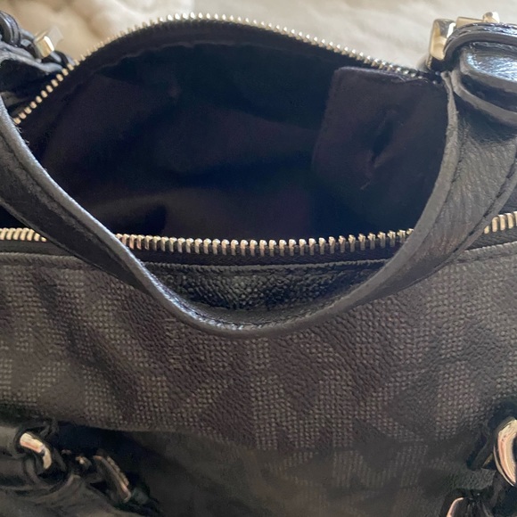 Black Michael kors satchel with silver hardware - Picture 7 of 11